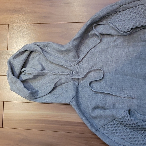 Nwt ONLY accessories knitted hooded sweater “one size” - Picture 6 of 6